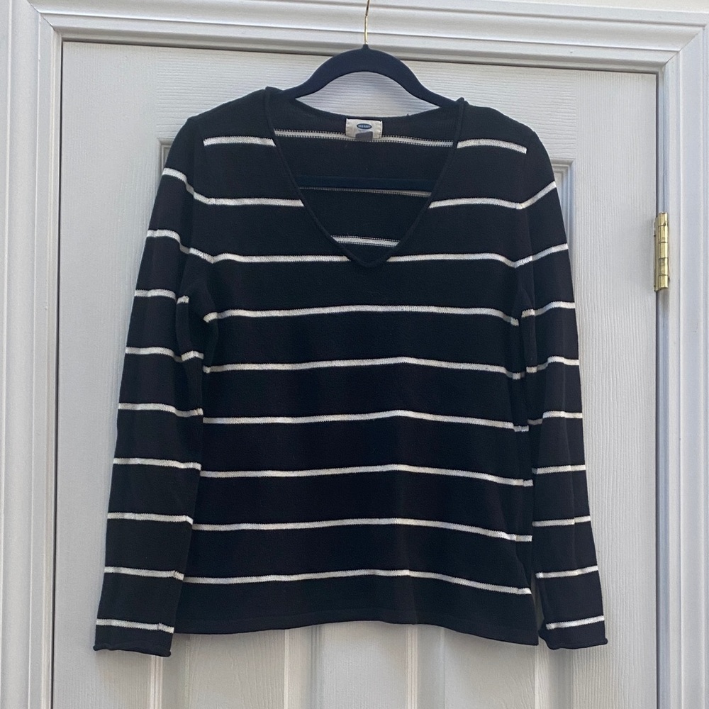 3/$39 - Black and White V-Neck Sweater from Old Navy, Size Large